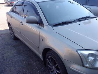 2004 Toyota Avensis Photos