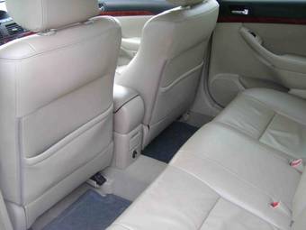 2004 Toyota Avensis Pictures