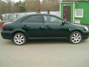 2004 Toyota Avensis Pics