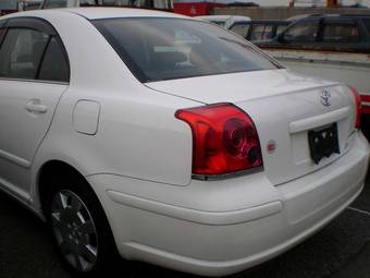 2004 Toyota Avensis Pictures