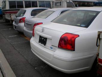 2004 Toyota Avensis Photos