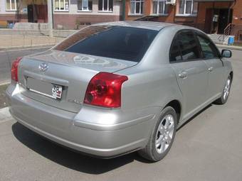 2004 Toyota Avensis Photos