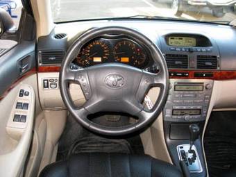 2004 Toyota Avensis Pictures