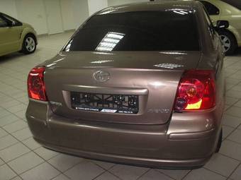 2004 Toyota Avensis Pics