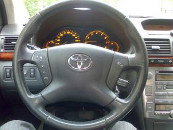 2004 Toyota Avensis Photos