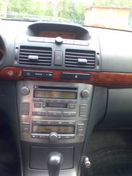 2004 Toyota Avensis Photos