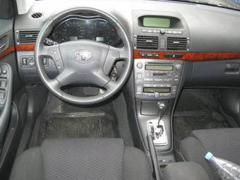 2004 Toyota Avensis Pictures