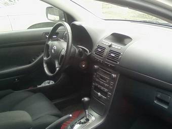 2004 Toyota Avensis Pictures