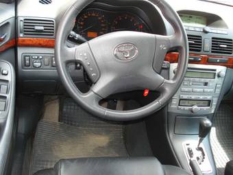 2004 Toyota Avensis Pictures