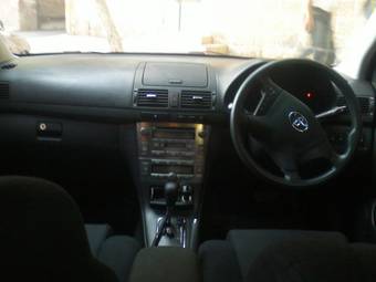 2004 Toyota Avensis Photos