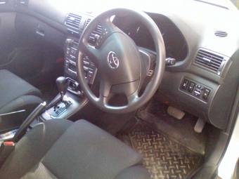 2004 Toyota Avensis Pictures