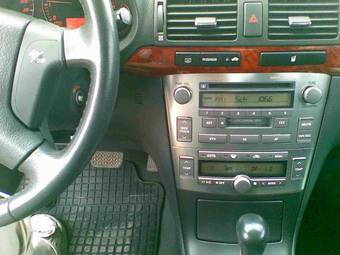 2004 Toyota Avensis Images
