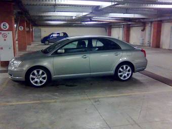 2004 Toyota Avensis Photos