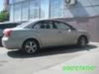 2004 Toyota Avensis Pictures
