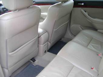 2004 Toyota Avensis Pictures