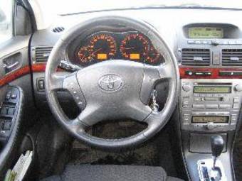 2004 Toyota Avensis Photos