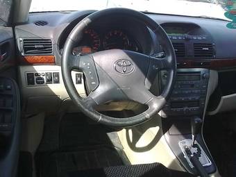 2004 Toyota Avensis Pictures