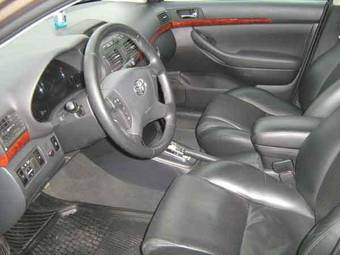 2004 Toyota Avensis Photos