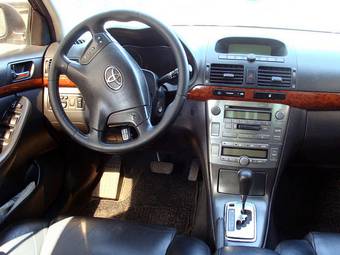 2004 Toyota Avensis Images