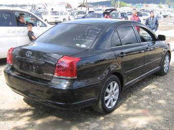 2004 Toyota Avensis Photos