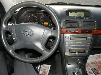 2004 Toyota Avensis Pics
