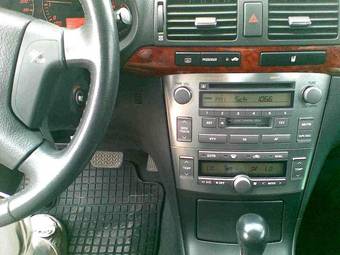 2004 Toyota Avensis Photos