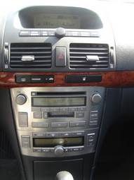 2004 Toyota Avensis Pictures