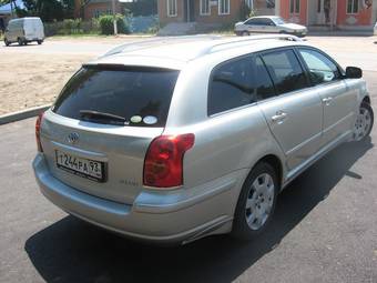 2004 Toyota Avensis Photos