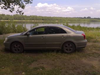 2004 Toyota Avensis Photos