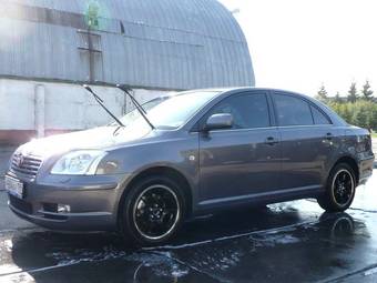 2004 Toyota Avensis Photos