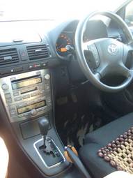 2004 Toyota Avensis Pics