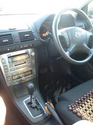 2004 Toyota Avensis Pics