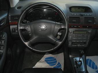 2004 Toyota Avensis Photos