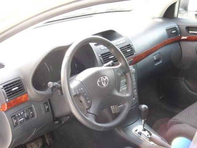 2005 Toyota Avensis