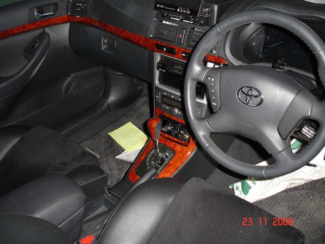 2005 Toyota Avensis