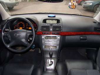 2005 Toyota Avensis Images