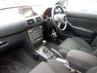 2005 Toyota Avensis Pictures