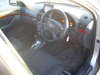2005 Toyota Avensis Photos