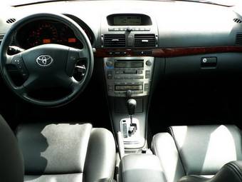 2005 Toyota Avensis Pictures