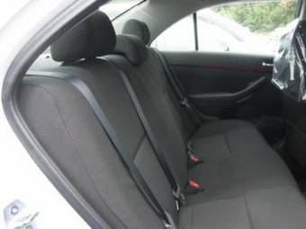 2005 Toyota Avensis Pictures