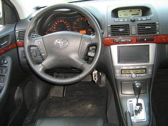 2005 Toyota Avensis Pics