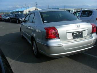 2005 Toyota Avensis Photos