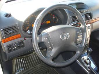 2005 Toyota Avensis Pictures