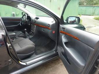 2005 Toyota Avensis Pictures