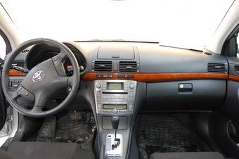 2008 Toyota Avensis Pictures