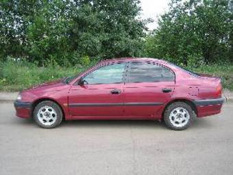 2008 Toyota Avensis Photos