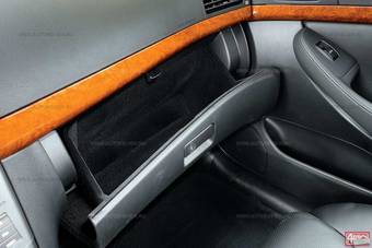 2008 Toyota Avensis Pics
