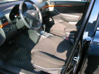 2008 Toyota Avensis Images