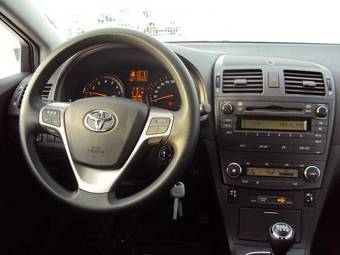 2009 Toyota Avensis Pics