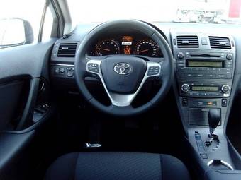2009 Toyota Avensis Pictures